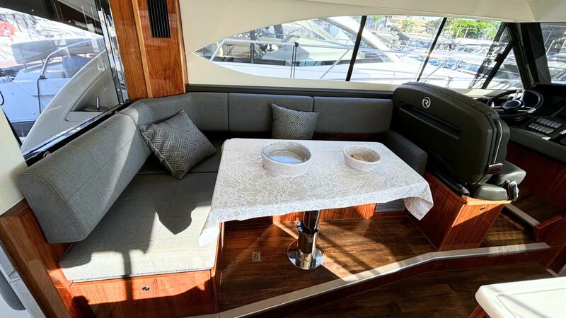 RIVIERA 39 FLY 